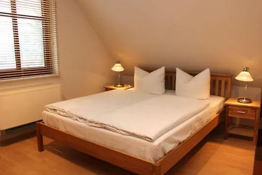 Ferienhaeuser Xenia * Wieck